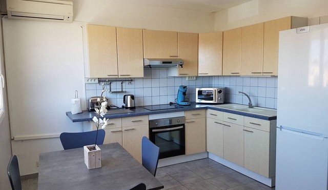 Palavas: Beautiful bright Studio, 2 people CLIM + PK, Near SEA, AVAILABLE WE D AUGUST + TT SEPT