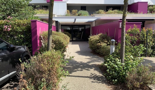 PALAVAS village, Left bank, 5mn from the beach, near the center, 4 places, parking lot