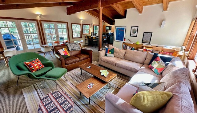 Palisades Discount, Skip the Traffic, Hot Tub, Dogs OK, Near Lake Tahoe & Town
