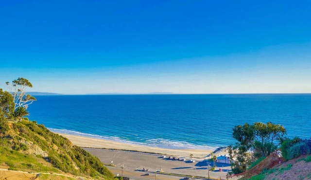 Palisades Home on the Bluff Incredible Beach Views