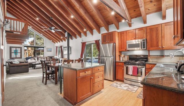 Palisades! Spacious Living, Views & Family Fun