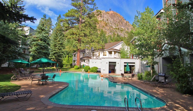 Palisades Tahoe Lodge: Slopeside studio remodeled into a 1 BR