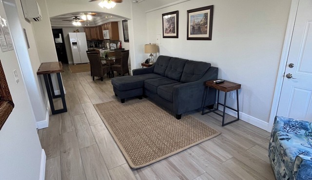 Palm - 1 or 2 Bedroom/1 Bath Villa Sleeps 2-4 located at Safe Harbor Marathon.