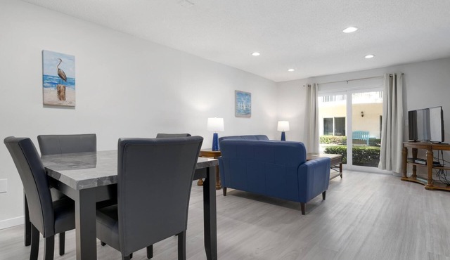 Palm Bay Club Siesta Key Newley renovated !