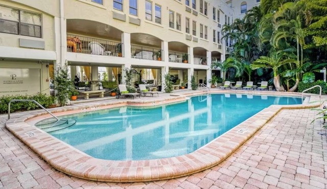 Palm Beach 1BR | Steps to Beach and Pool