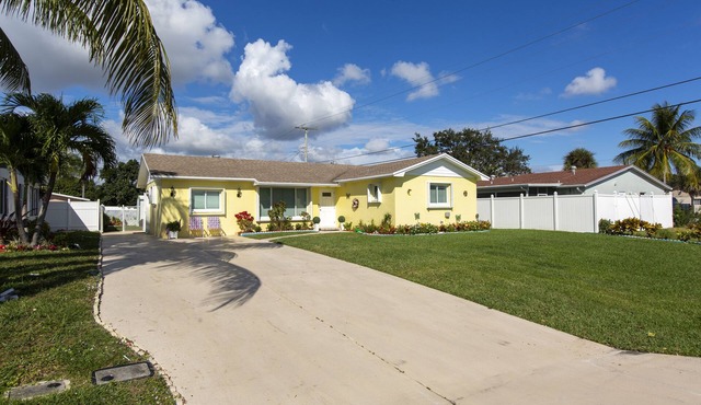 PALM BEACH GARDENS GUEST HOUSE