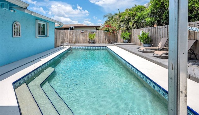 Palm Beach Gem: Heated Pool, Near Golf & Beach