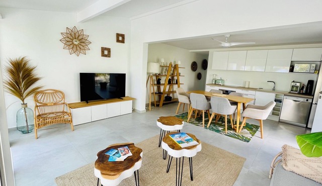 Palm Beach House, Stunning 2 bedrooms beachfront