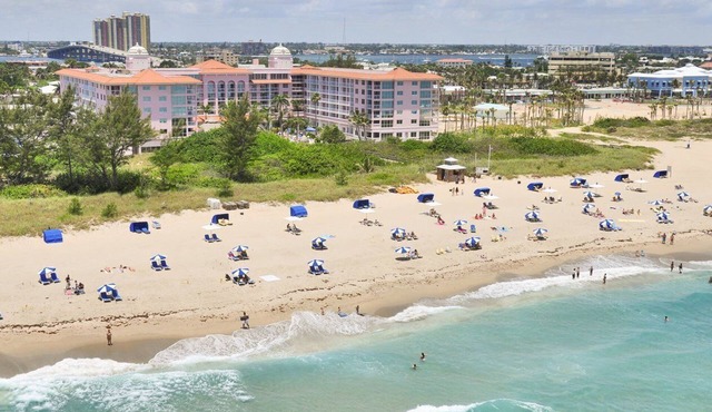 Palm Beach Shores Resort ~ Two Bedroom Oceanfront Suite Singer Island, Tiki Bar