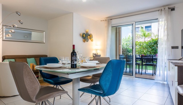 Palm Beach - swimming pool - beach at few steps