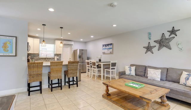 Palm Beach Townhome: 4 Mi to Juno Beach Park!