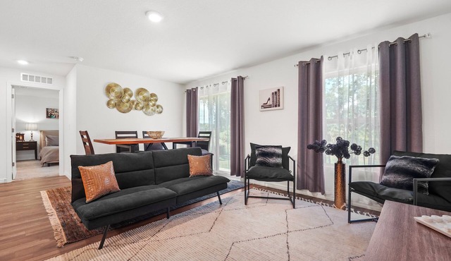 Palm Breeze Retreat 4BR/2BA- all king beds
