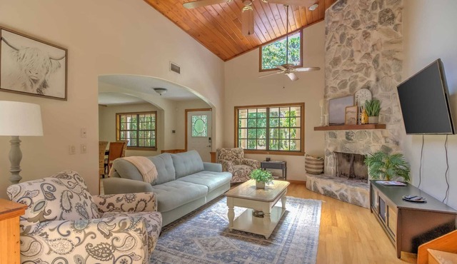 Palm City Farm|King Bed|Pool Table|Projector|Oasis