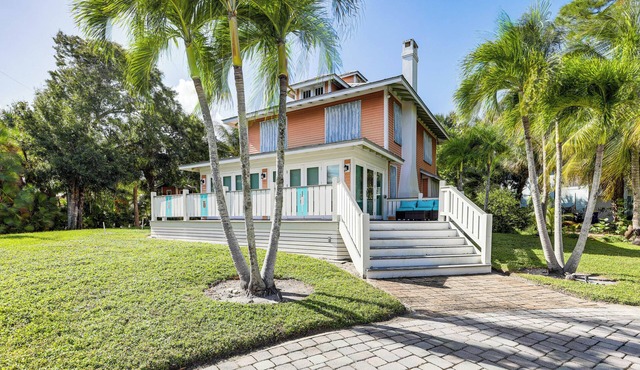 Palm City Home w/Pool & Florida Room - Near Golf
