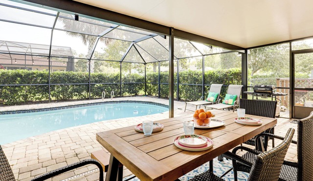 Palm Coast Escape w/Outdoor Oasis: 6 Mi to Shore!