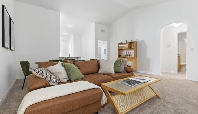 Palm Coast Getaway – Relax in a Charming Home and Make Incredible Memories”