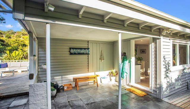 Palm Cottage - Beach Retreat Near Palm Beach