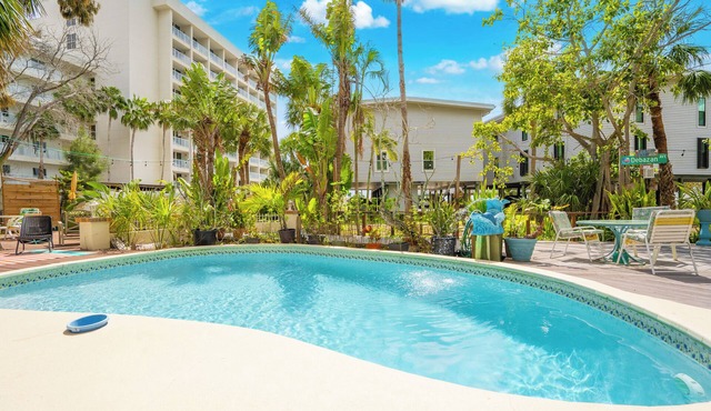 Palm Cottage Treasure Island Beach Sleeps 4
