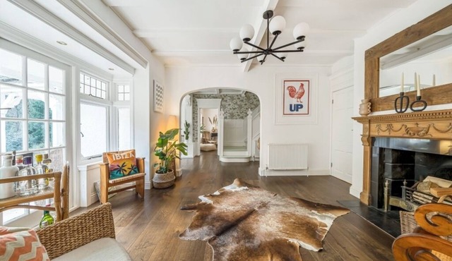 Palm Court Retreats, 2 Luxury Cosy Hideaways on Cornwall’s South Coast