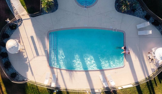 Palm Desert Getaway: Pool*Sun*Fun*Best Location!