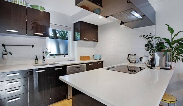 Palm Gardens Escape with Parking and Air-con