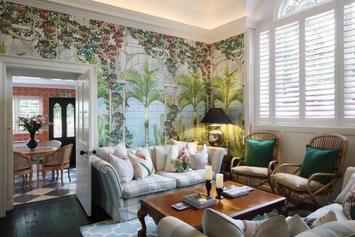 Palm House - Luxury Wye Valley Country House 2 Bed Apartment - Dog Friendly