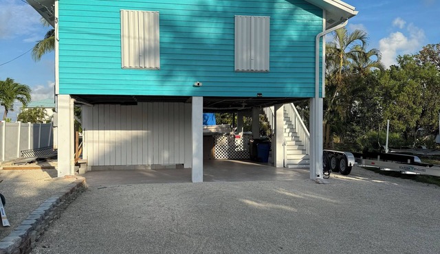 Palm Paradise-Charming 2 bedroom house with pool and canal access, Big Pine Key