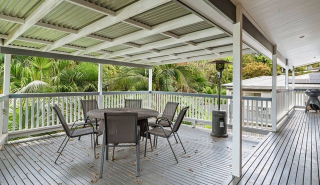 Palm Paradise Near the Beach