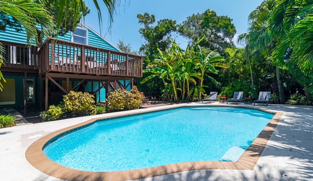Palm Paradise - Pet Friendly Home on Siesta Key w/Large Heated Private Pool & Outdoor Area!