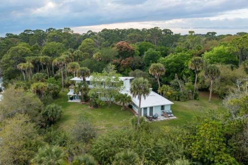 PALM POINT: Oasis In The Heart Of Melbourne