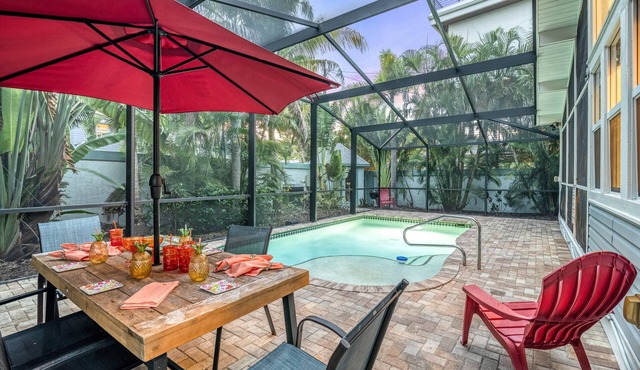🌴 Palm Shade Cottage | Charming 1-Bedroom in SK, Access to Pool, Walk to Beach!