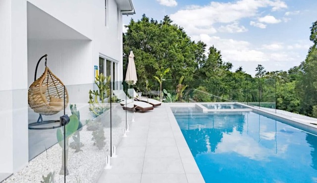 Palm Springs Luxury Hilltop Resort-Style Villa