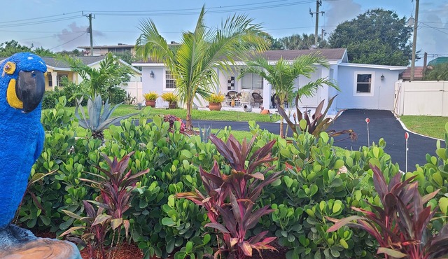 Palm Springs Paradise 3-Bedroom 2-Bath 5 Miles to the Beach