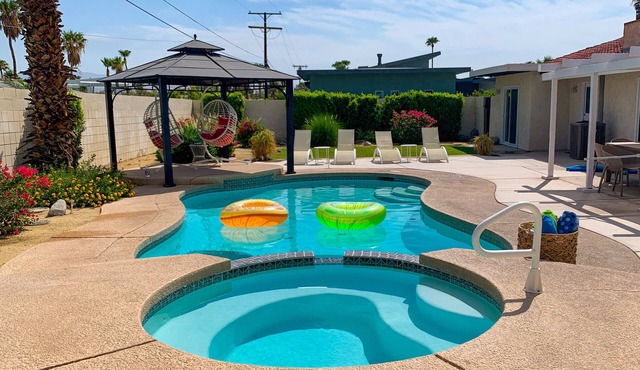 Palm Springs Pet Friendly Pool and Spa Oasis