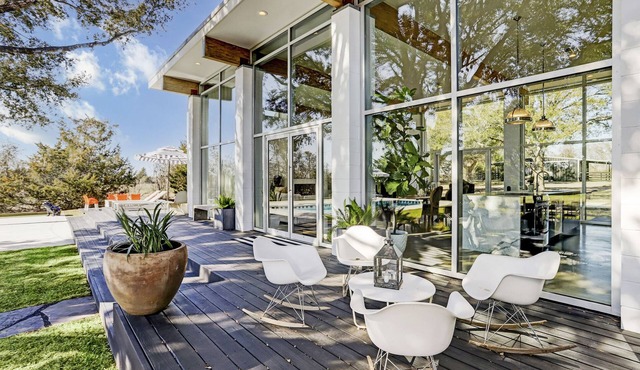 Palm Springs, TX ~ MODERN TEXAS ESCAPE