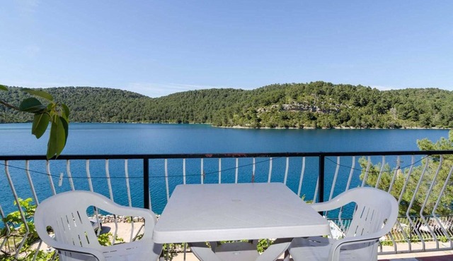 Palma 1BR apartment with balcony and sea view