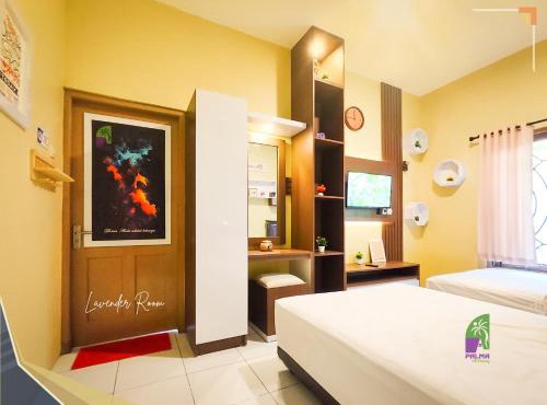 Palma Lavender Room I With swimming pool, billiard & pingpong near Klaten Town Squere