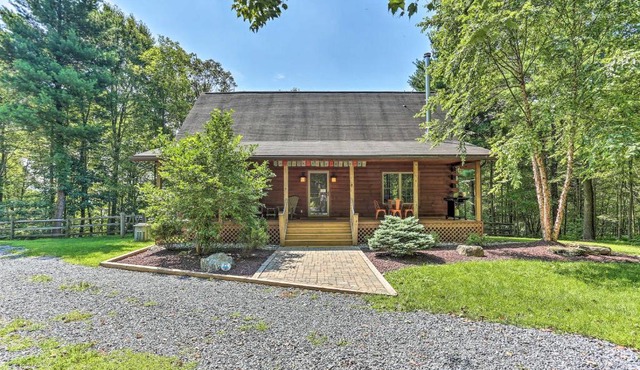 Palmerton Cabin w/Game Room ~ 5 Mi to Blue Mtn