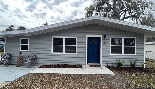 Palmetto Breeze-Coastal Retreat, Pet Friendly! Complete Refresh