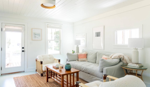 Palmetto Bungalow - Quaint, original Fairhope cottage close to town.