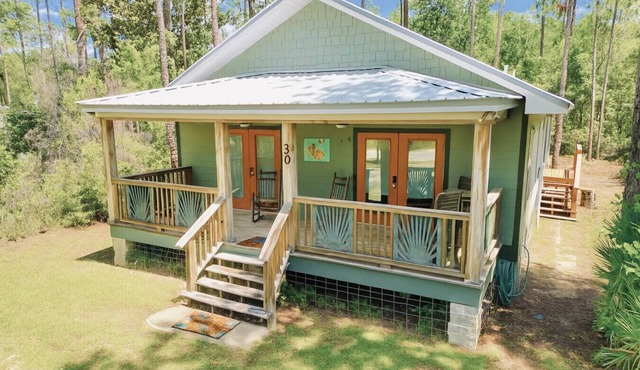 Palmetto Cottage Near the Bay