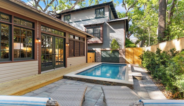 Palmetto Cottage sleeps 8 and walk to the Village