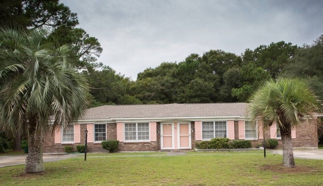 PALMETTO DUPLEX 3 bedrooms, 2 bathrooms