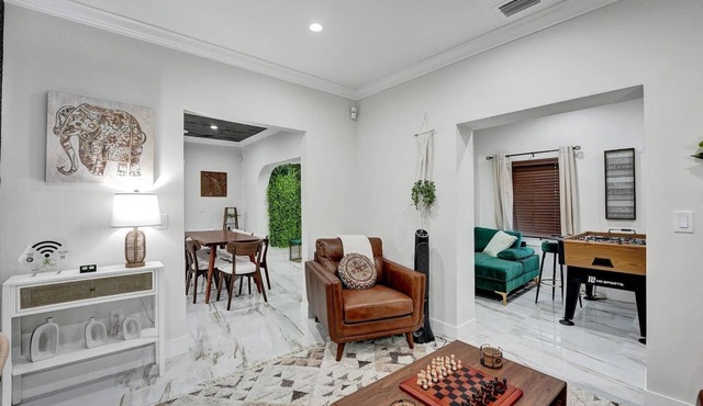 "Palms Estate"-Tropical Oasis|Hot Tub|Games|Luxe