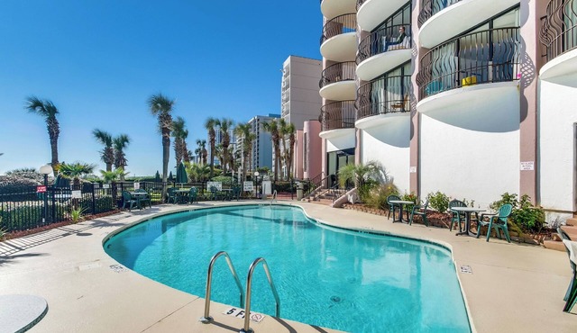 Palms Resort by Hosteeva