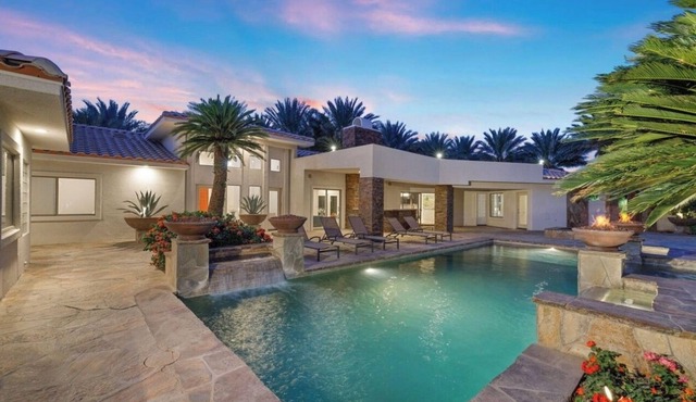 PalmSpring Luxury Vacation Home-Salted Pool & Spa.