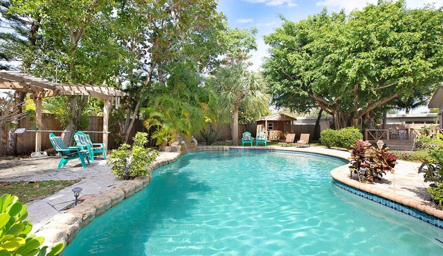 Palmway Tropical Oasis - Heated Pool, Beach & Golf