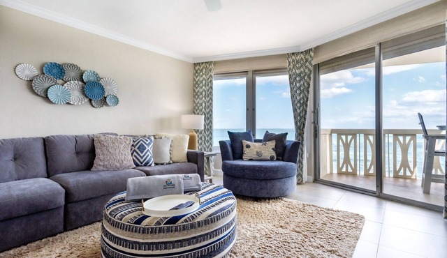 Paloma Penthouse: Oceanfront Perfected