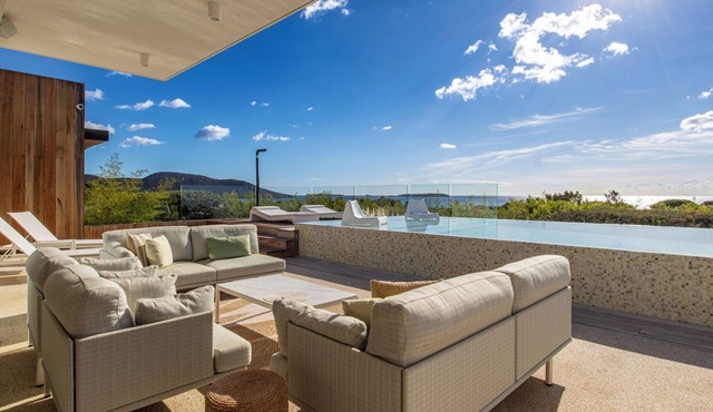 Palombaggia, Porto-Vecchio,Villa AzaïTu Waterfront, Hotel service, Swimming pool