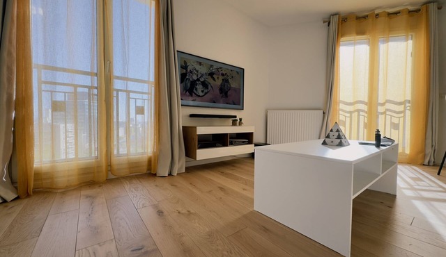 Palymo "La Défense" Standing Apartment for 4 peopl